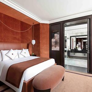 Urban Suite Daily Access to Doha Quest Daily Daily QAR 500 Reward Back Voucher QAR 500 voucher can only be used Banyan Tree Spa Banyan Tree Gallery Restaurants Laundry Services during the & SPA